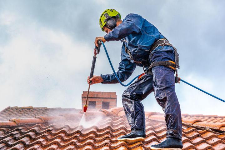 Travaux de traitement de toit Orléans